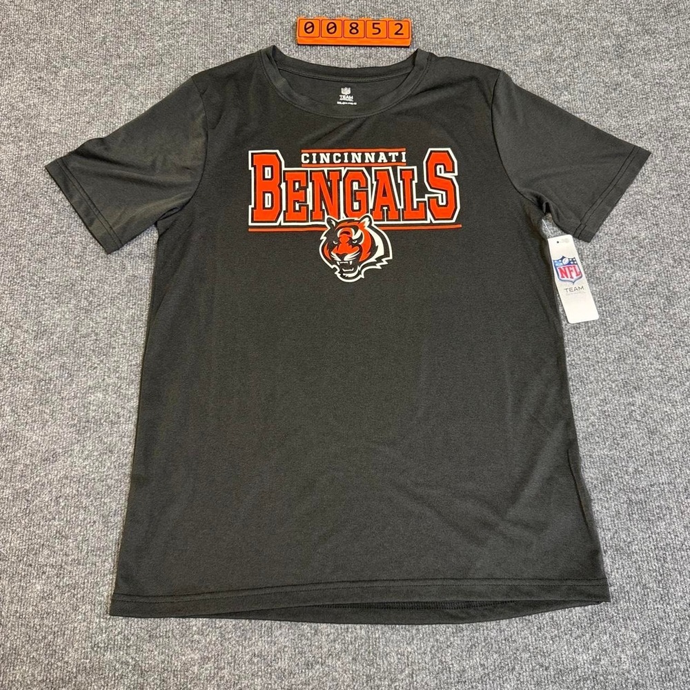 NFL Cincinnati Bengals black & gray t-shirt with orange & white logo, size XXL.